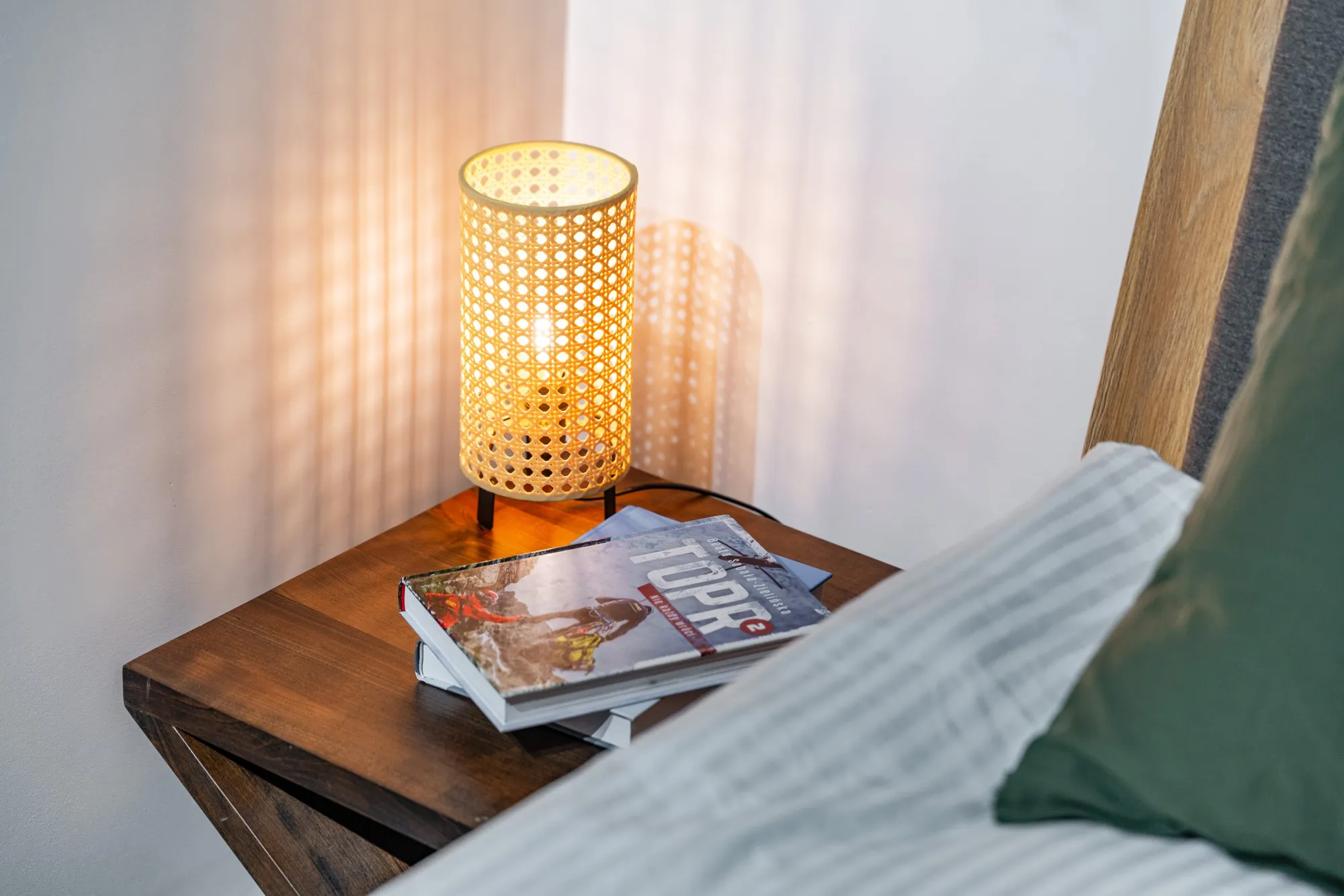 Rattan bedside lamp