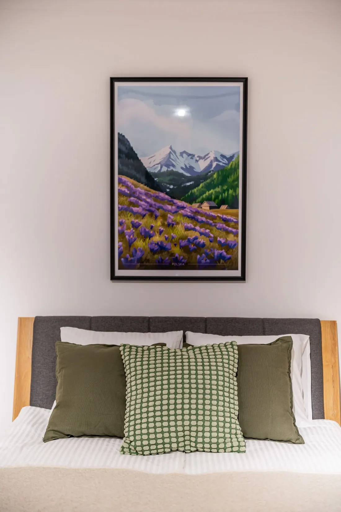 Crocus print above the bed
